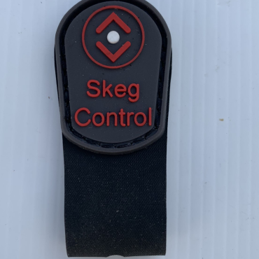 Skeg Control Pull Tab Top View shows label